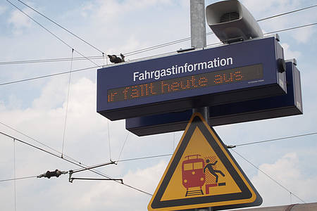 Anzeige Bahnsteig "Zugausfälle"