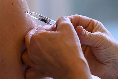 Eine Impfung gegen Grippe soll ab Oktober auch in den Apotheken möglich sein.