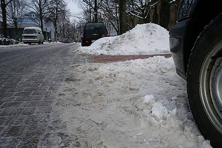 Schneebedeckte Straße 