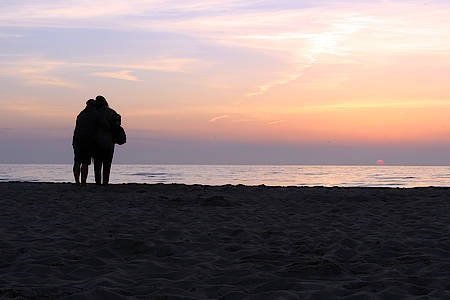 Paar im Sonnenuntergang