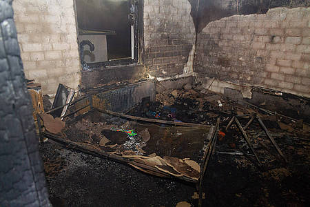 Sechs Bewohner entkommen aus brennenden Haus in Porta Westfalica